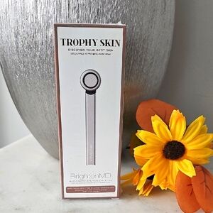 Trophy Skin, Eye, Face & Neck Tool